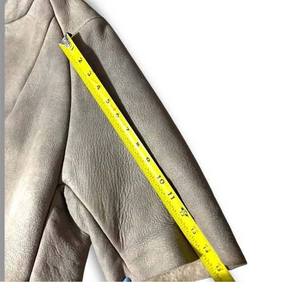 Hache Vintage Genuine Italian Leather Elegant Cream Women's Cape Coat - Picture 15 of 16